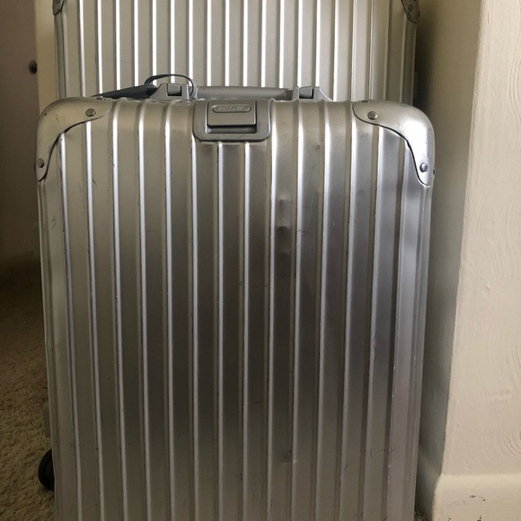 RIMOWA Cabin and Check in Medium. - Picture 2 of 16